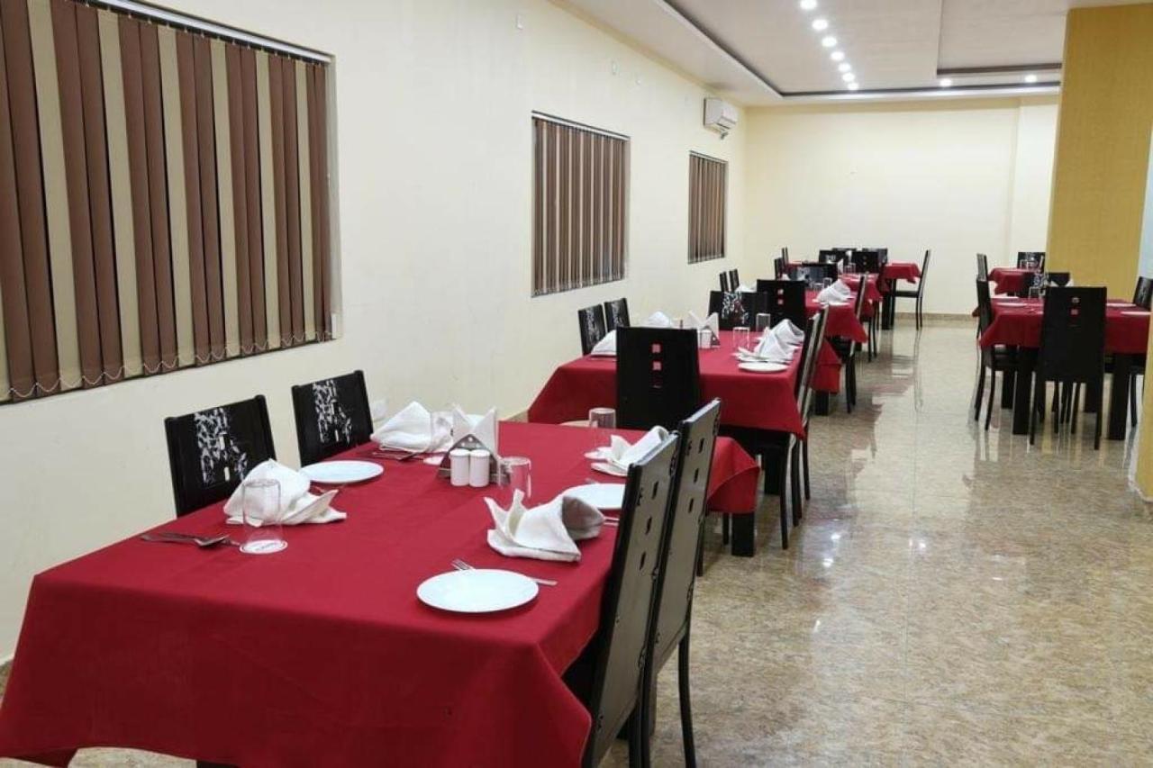 Hotel Mariya International Bodh Gaya Exteriör bild